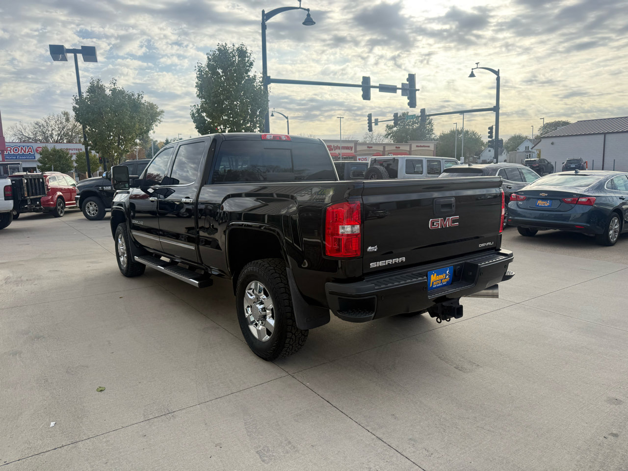 Used 2016 GMC Sierra 3500 Denali w/ Duramax Plus Package image 4