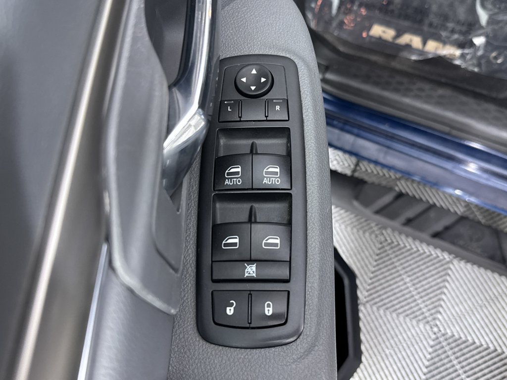 Used 2020 RAM 1500 Warlock AWD/4WD image 26