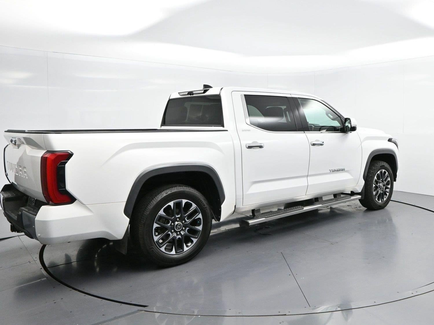 Used 2023 Toyota Tundra Limited AWD/4WD image 7
