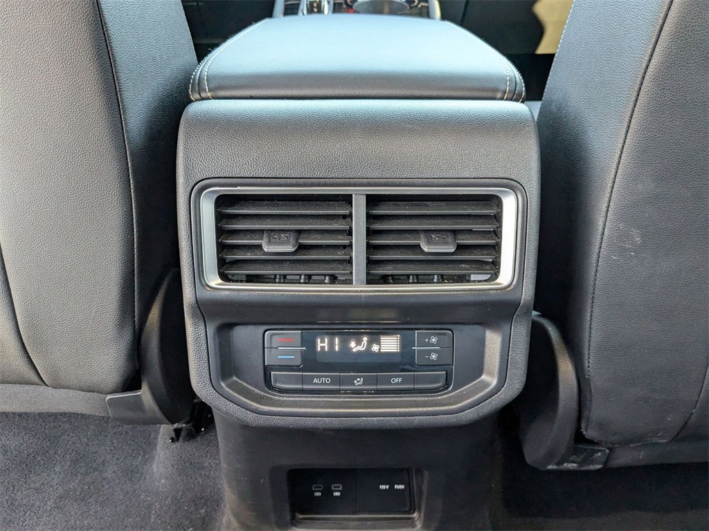 Used 2025 Volkswagen Atlas SE image 29