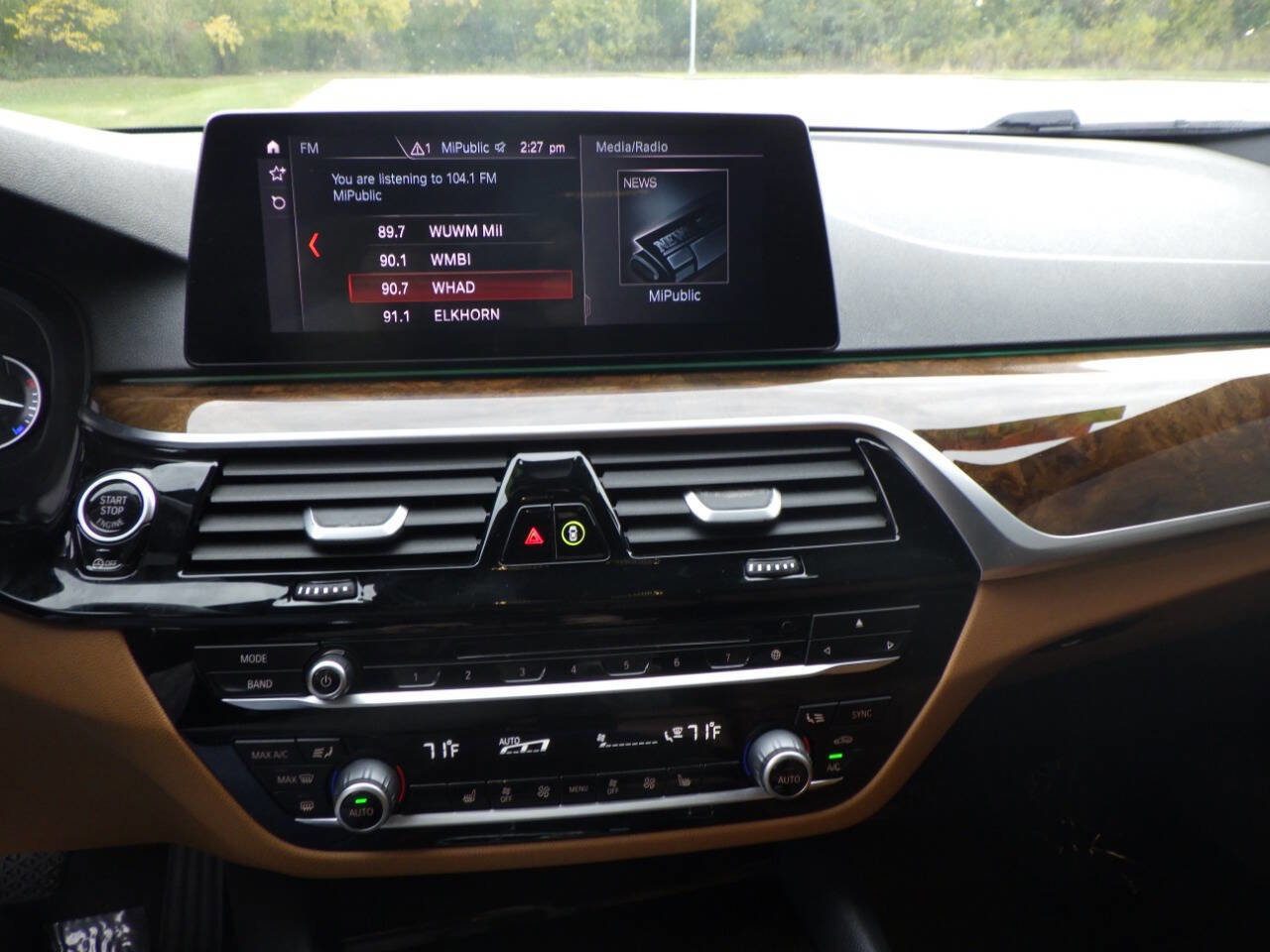 Used 2019 BMW 530i xDrive AWD/4WD image 18
