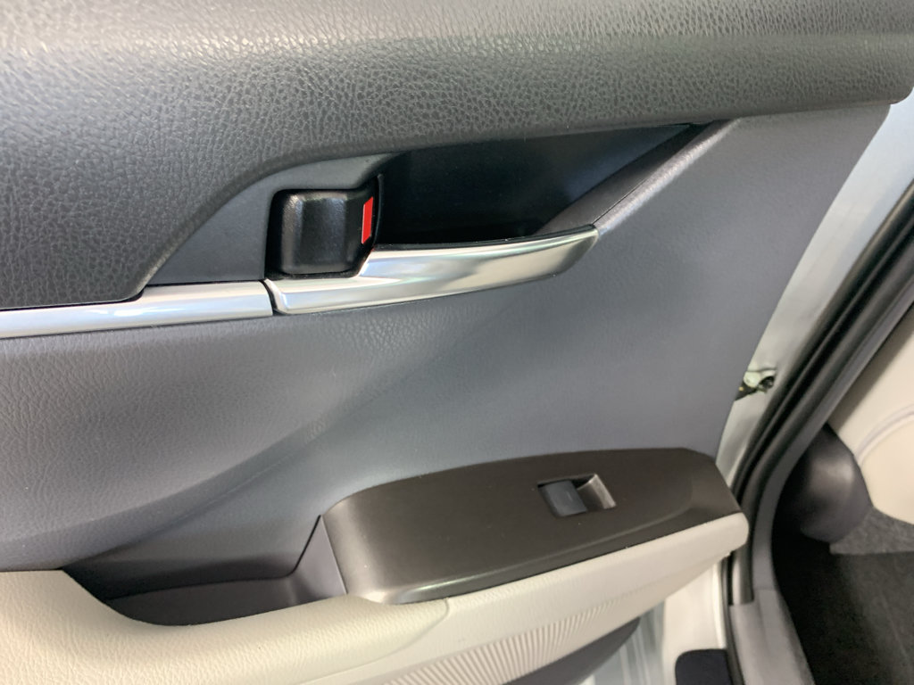 Used 2021 Toyota Camry SE FWD image 29