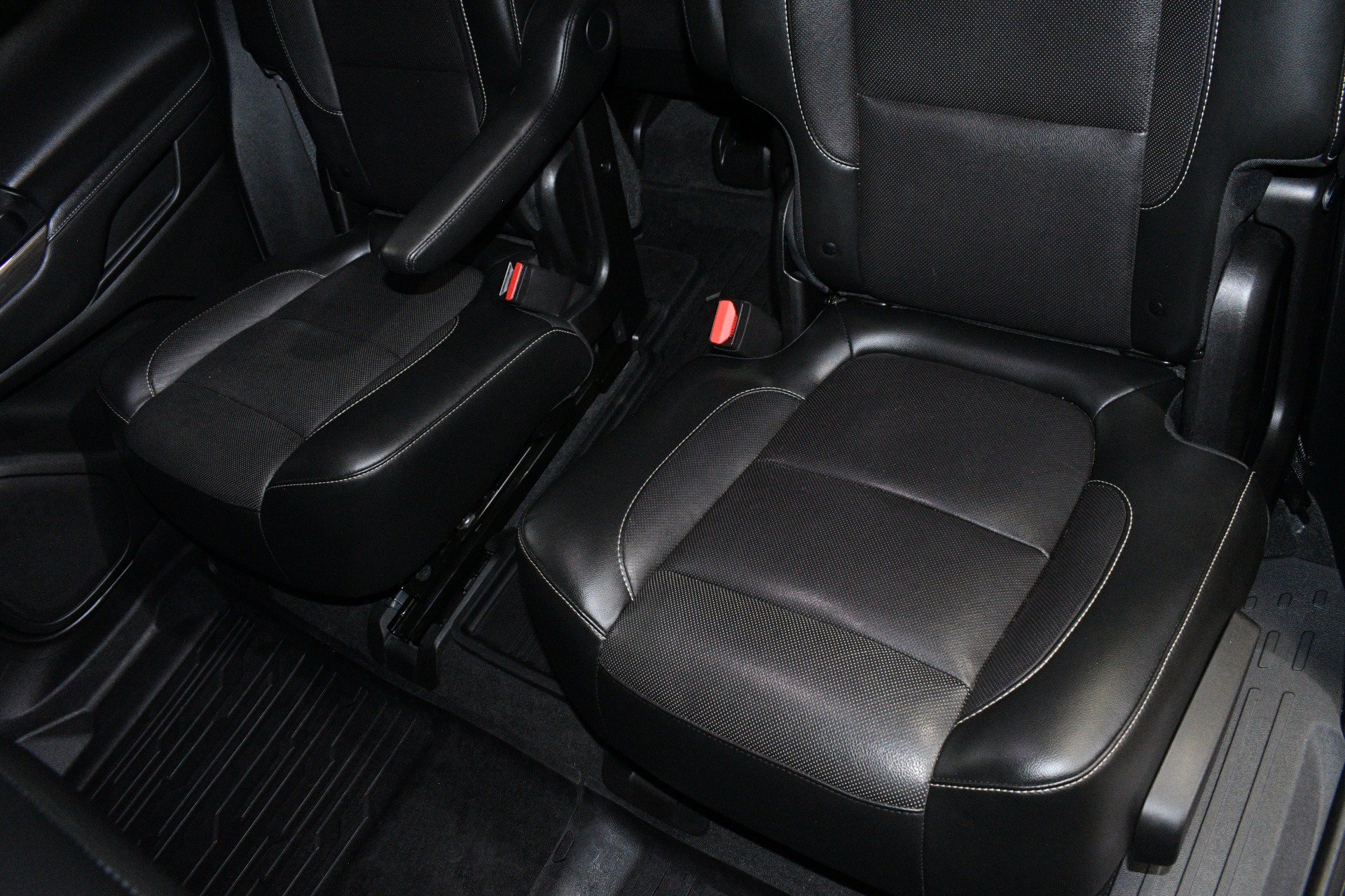 Used 2019 GMC Acadia SLT FWD image 19