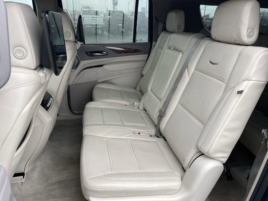 Used 2022 Cadillac Escalade ESV Premium Luxury Platinum image 23
