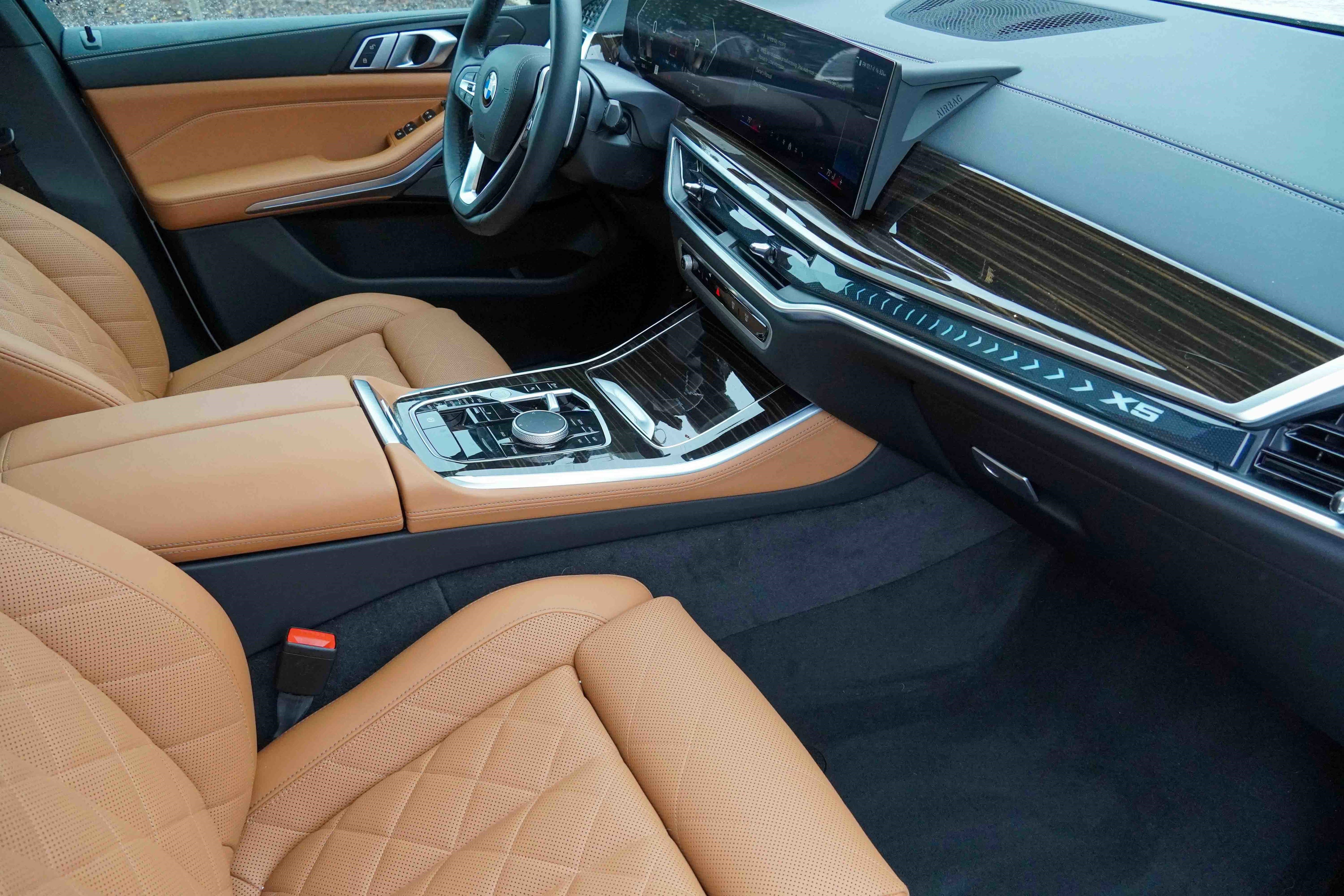 Certified 2025 BMW X5 xDrive40i w/ Climate Comfort Package image 11