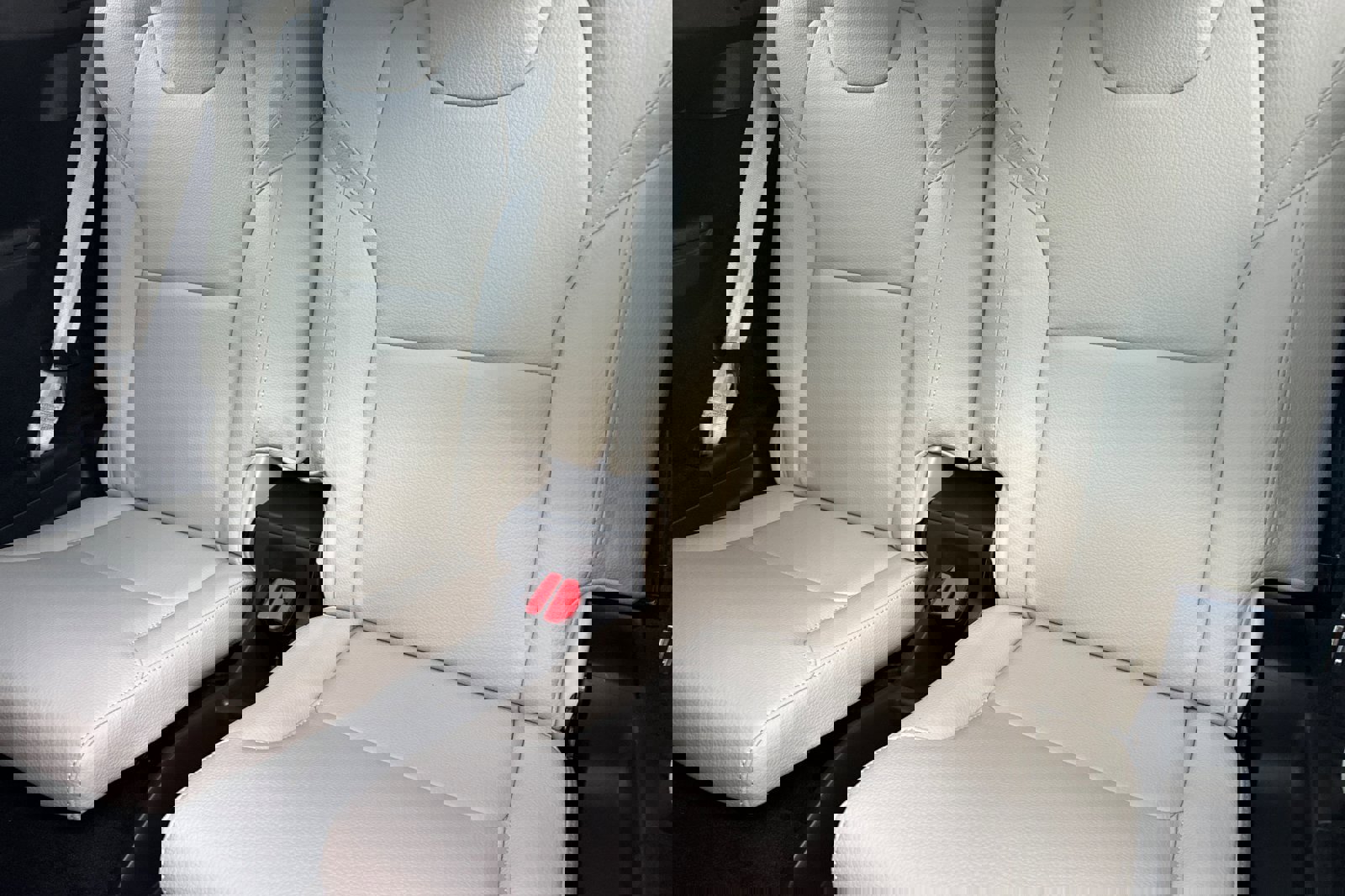 Certified 2023 Volvo XC90 B6 Plus w/ Protection Package Premier image 18