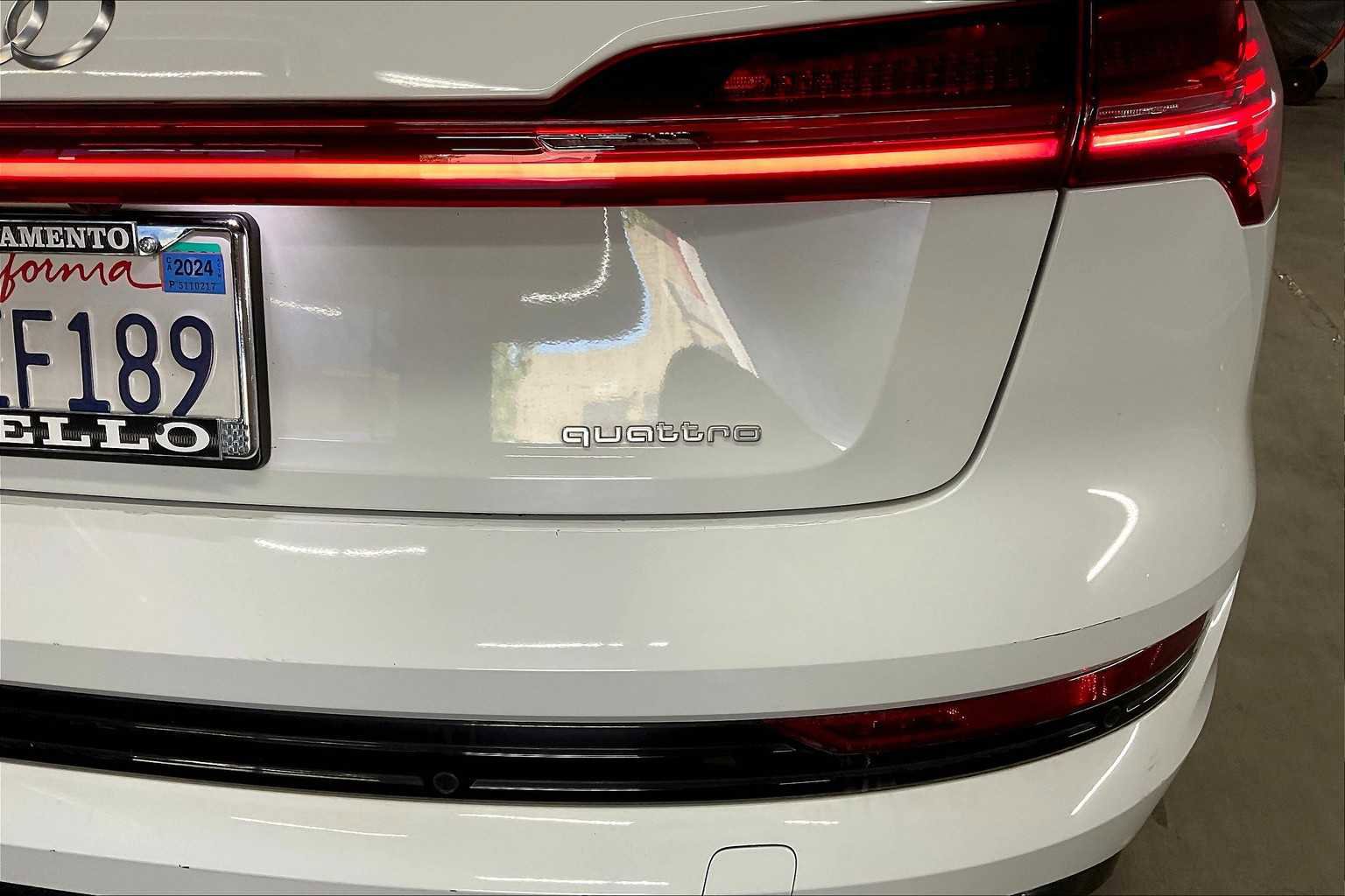 Certified 2021 Audi e-tron Prestige w/ Prestige Package image 11