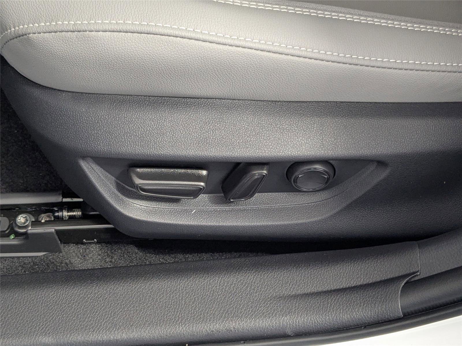 New 2026 Toyota Camry SE image 12