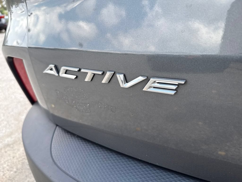 Used 2025 Ford Escape Active w/ Active Premium Tech Pack FWD image 2