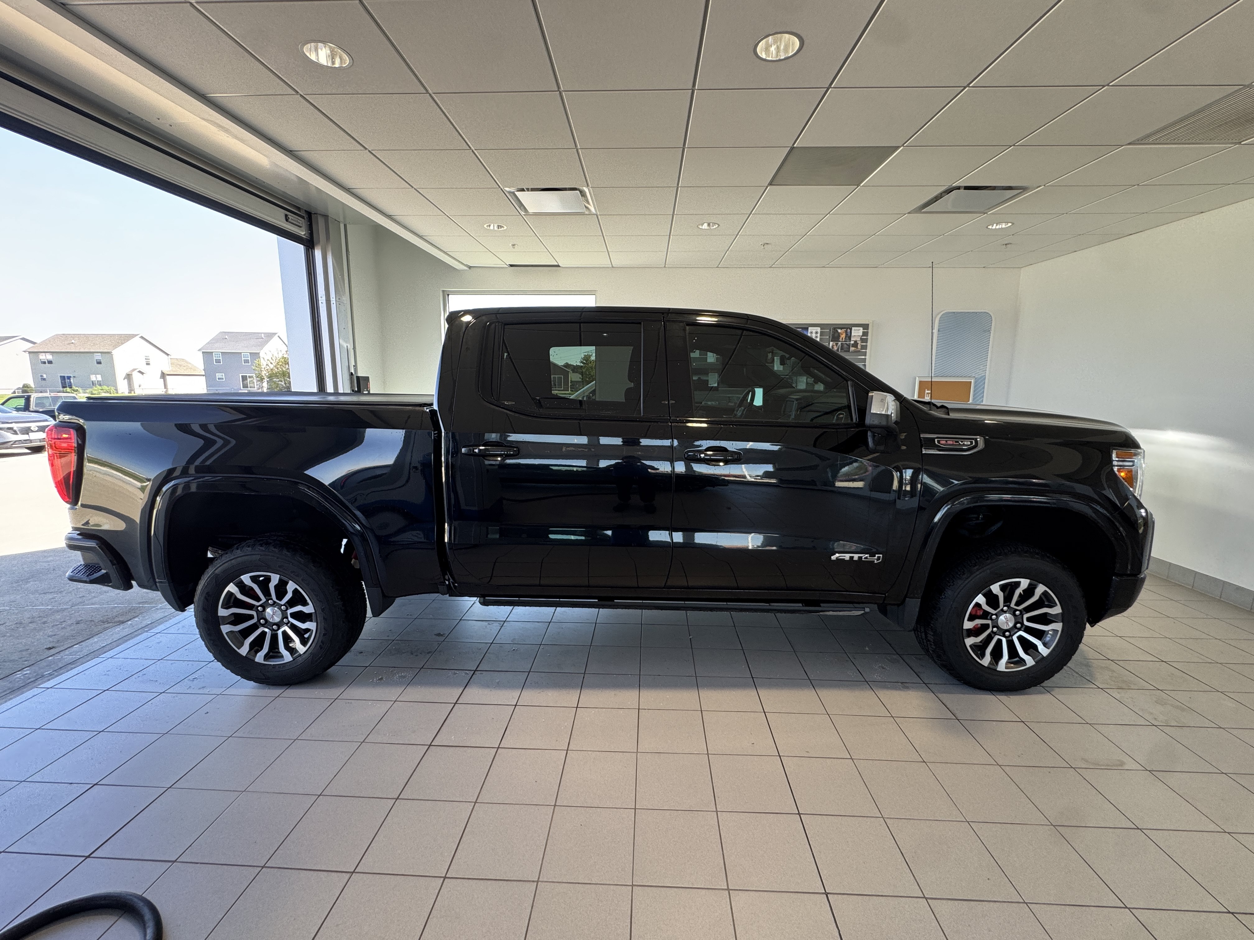 Used 2019 GMC Sierra 1500 AT4 w/ Technology Package AWD/4WD image 11