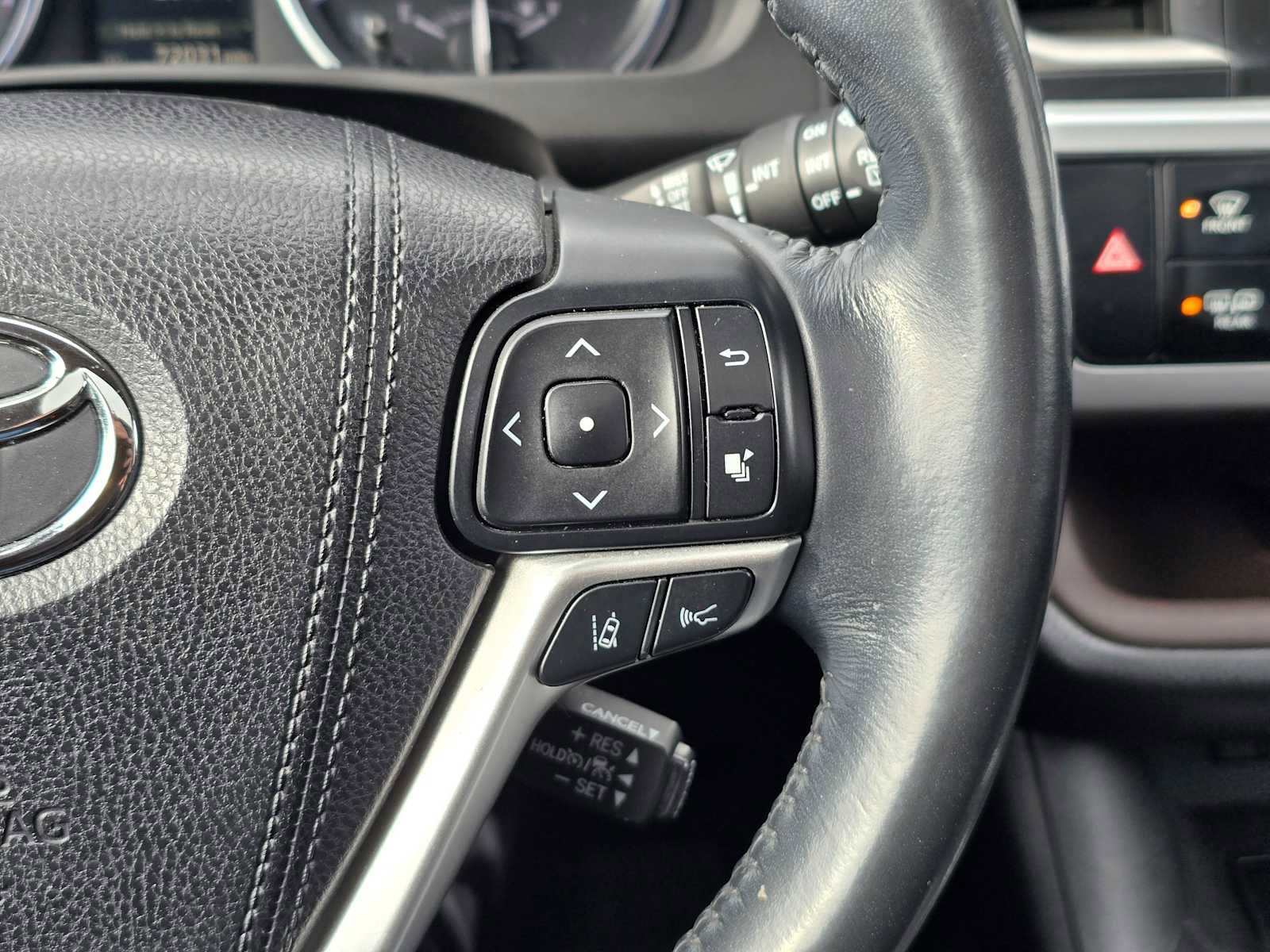 Used 2017 Toyota Highlander Limited image 30