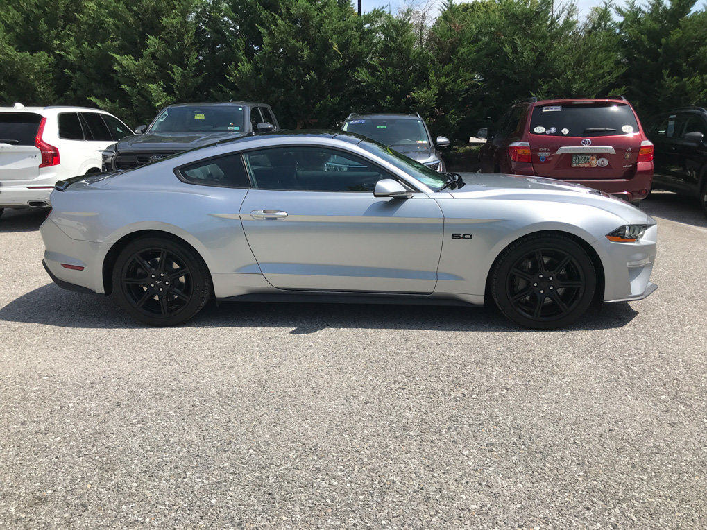 Used 2020 Ford Mustang GT w/ Black Accent Package RWD image 8