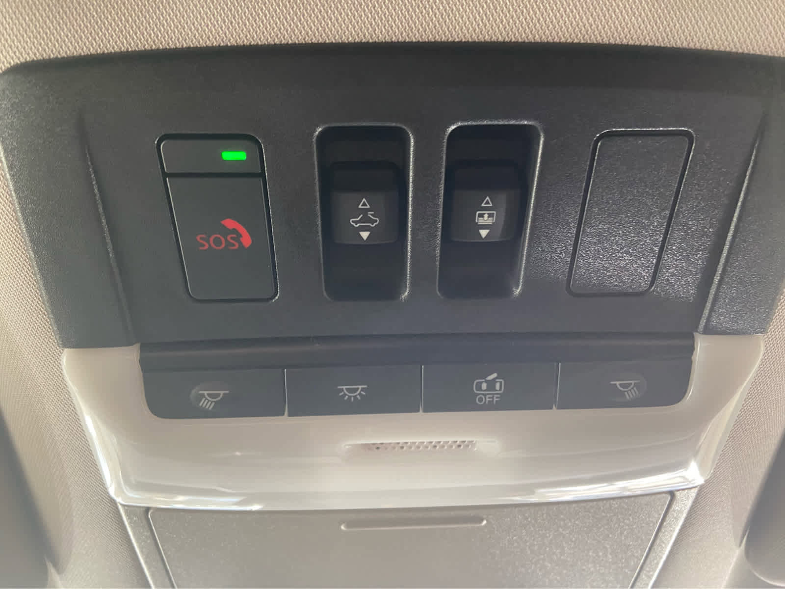 Used 2025 Nissan Pathfinder Platinum w/ Cargo Package image 38