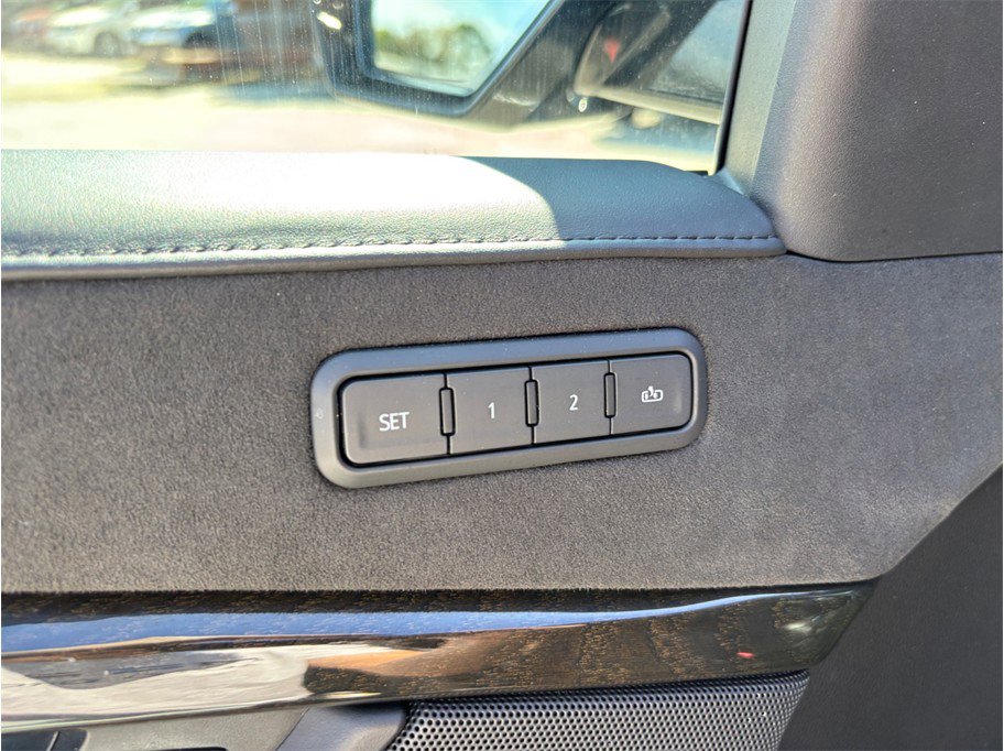 Used 2019 Cadillac Escalade ESV Platinum image 26