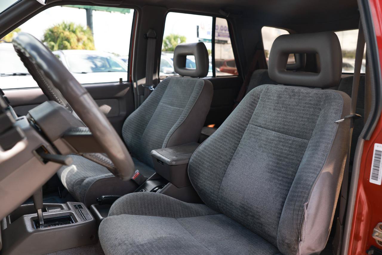 Used 1994 Isuzu Rodeo LS RWD image 6