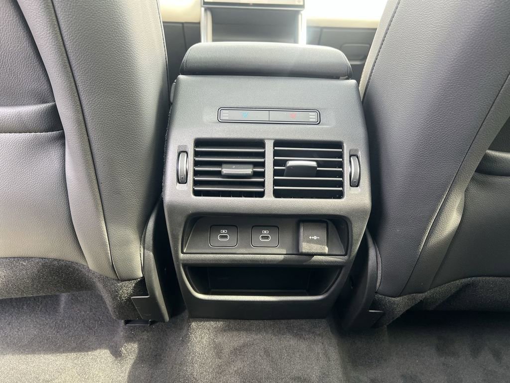 New 2026 Land Rover Discovery Sport Landmark image 16
