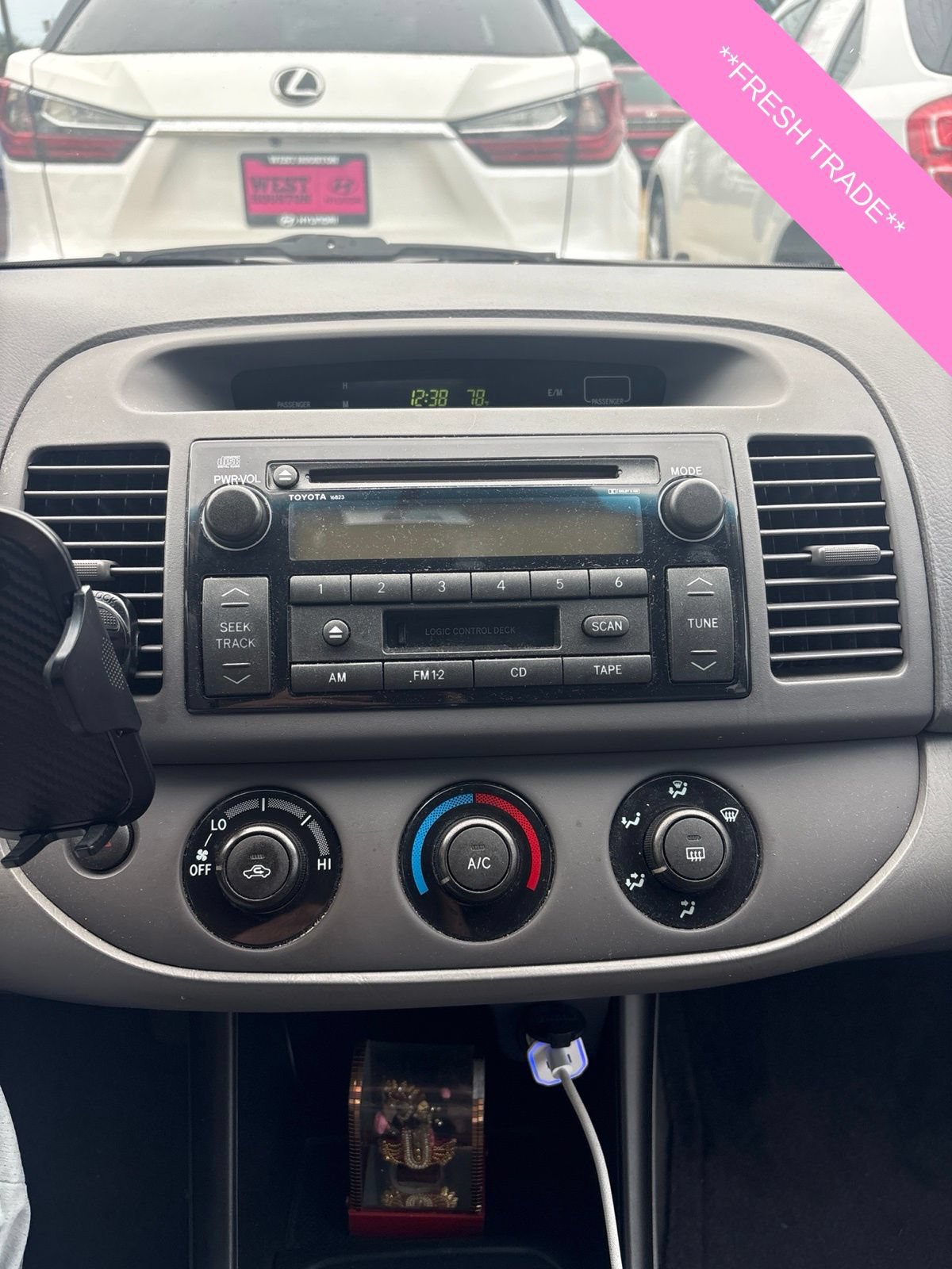 Used 2004 Toyota Camry LE FWD image 12