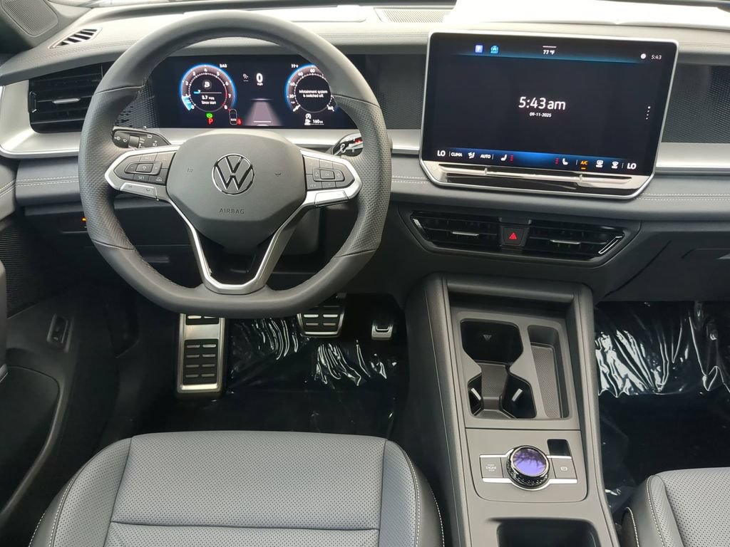 New 2025 Volkswagen Tiguan SE R-Line FWD image 14