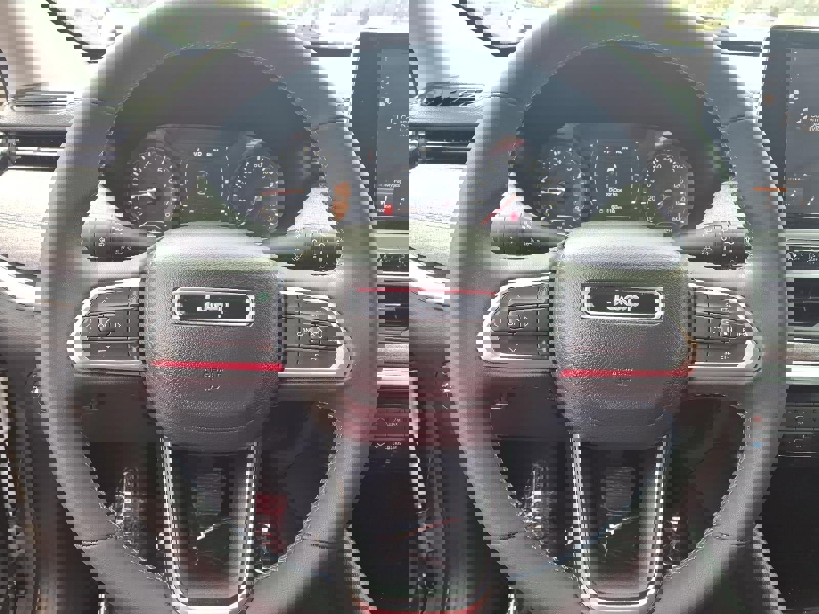 Used 2022 Jeep Compass Latitude w/ Sun and Sound Group image 8