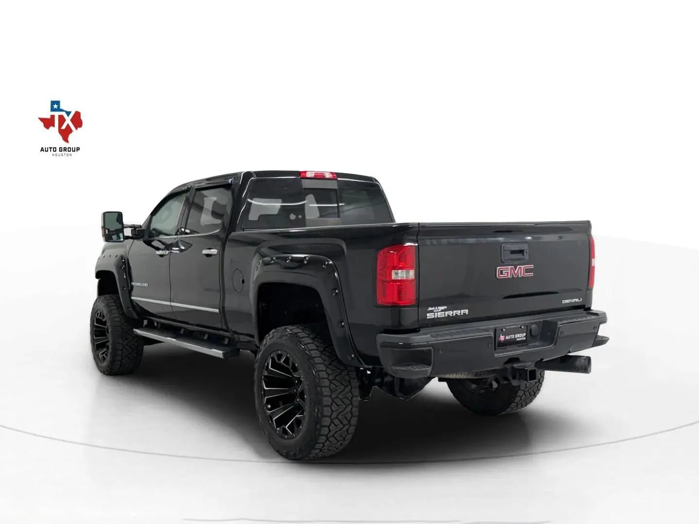 Used 2018 GMC Sierra 2500 Denali w/ Duramax Plus Package AWD/4WD image 54