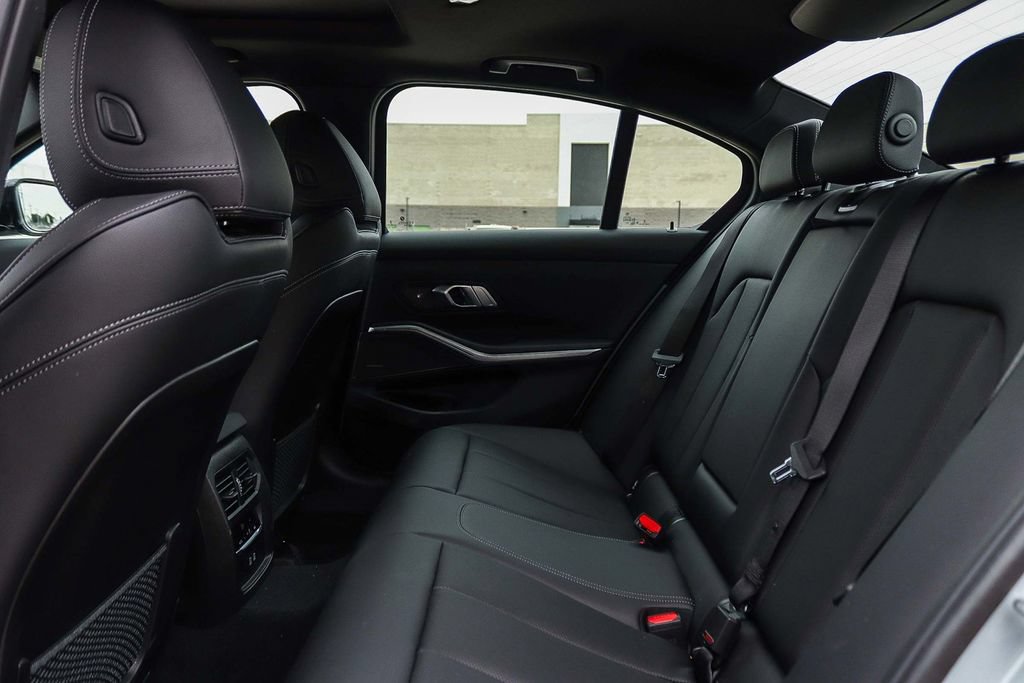 Used 2023 BMW 330i Sedan w/ M Sport Package RWD image 19