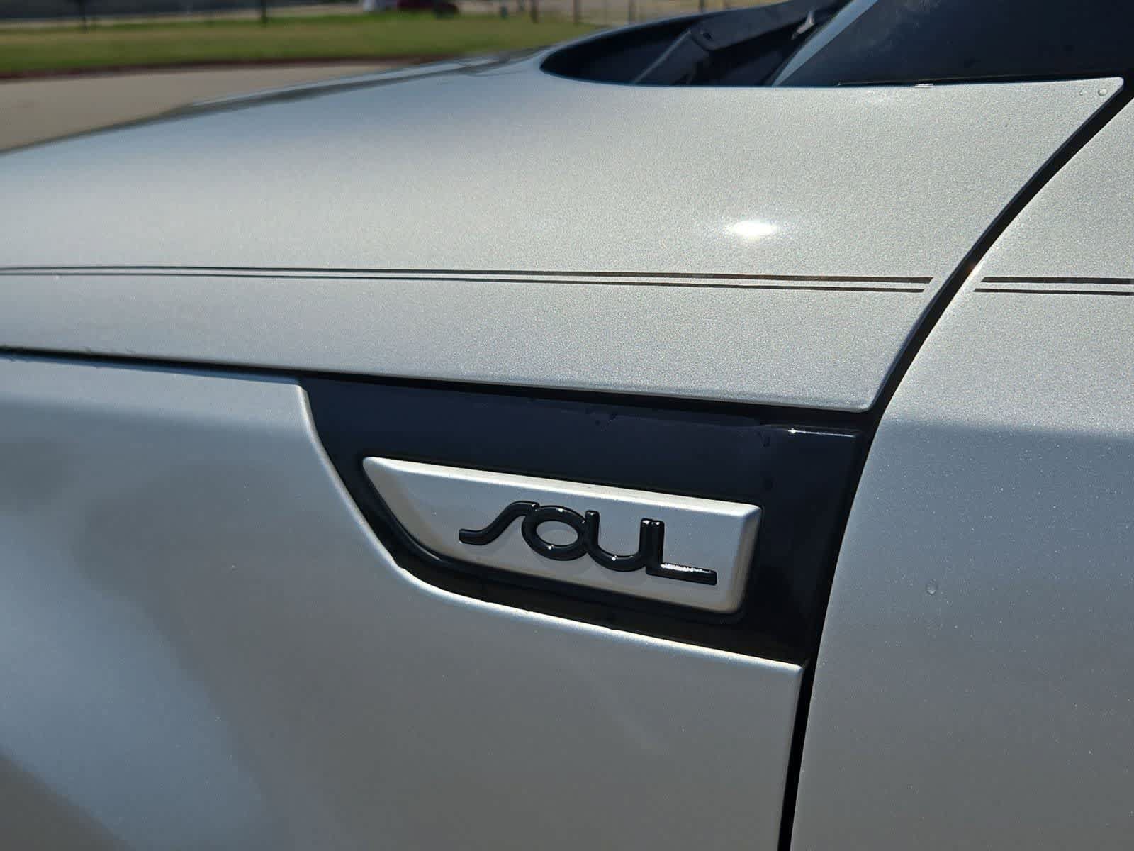 Used 2014 Kia Soul + w/ UVO w/Eservices Package FWD image 11