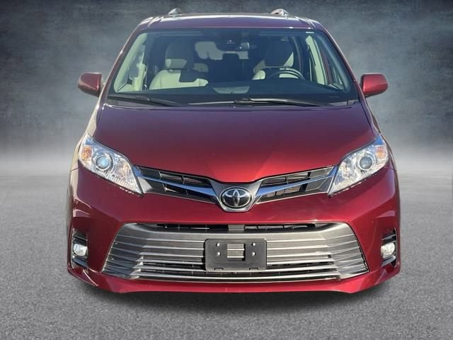 Used 2019 Toyota Sienna XLE image 3