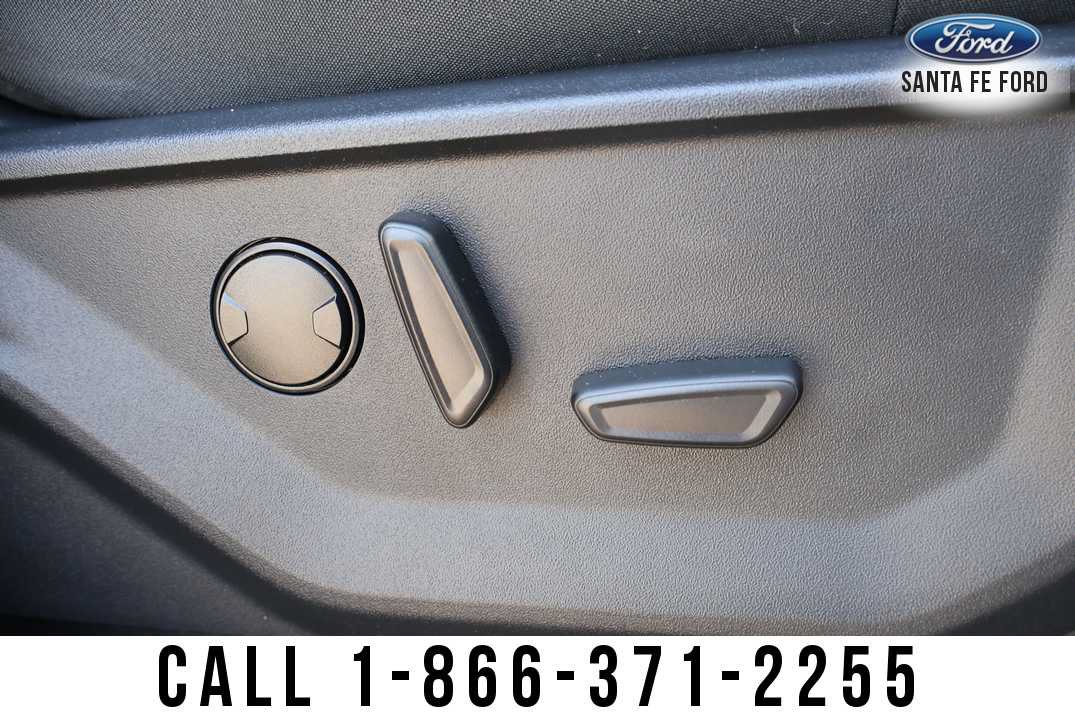 Used 2025 Ford Expedition Active RWD image 32