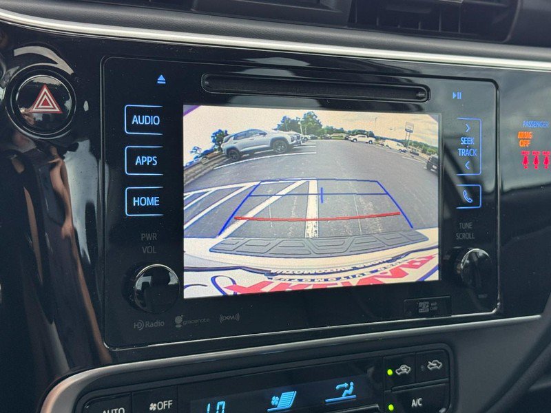 Used 2019 Toyota Corolla XLE FWD image 21