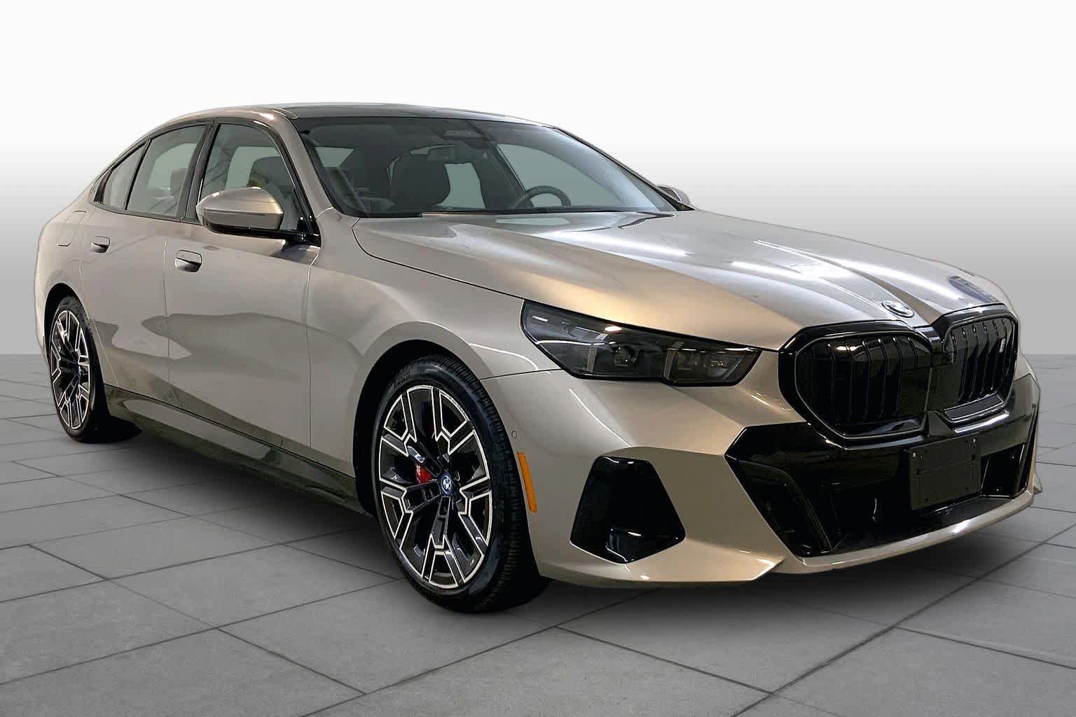 Used 2025 BMW i5 xDrive40 w/ Executive Package AWD/4WD image 2