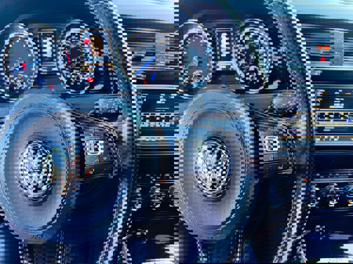 Used 2016 Volkswagen Golf R 4-Door image 21