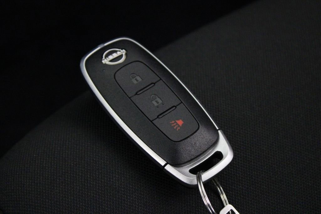 Certified 2025 Nissan Kicks Play S image 28