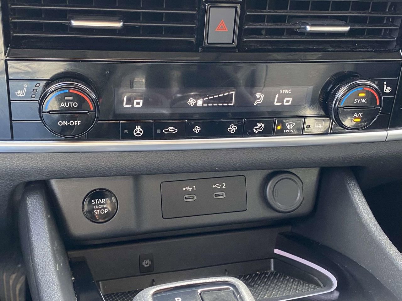 Used 2024 Nissan Rogue SL image 27