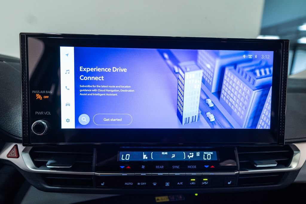 Certified 2025 Toyota Sienna XLE w/ XLE Plus Package FWD image 31