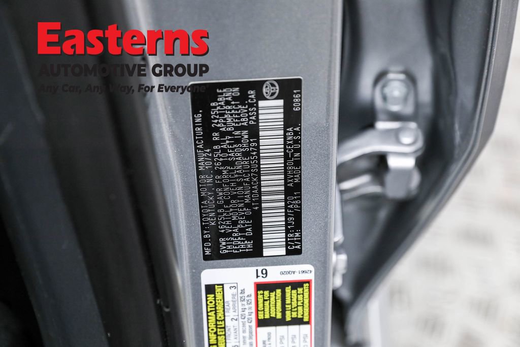 Used 2025 Toyota Camry LE image 35