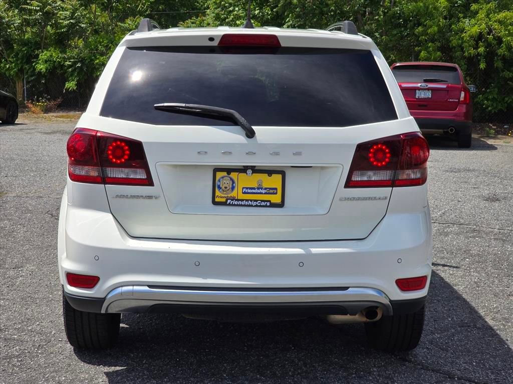 Used 2019 Dodge Journey Crossroad w/ Nav & Sun Group FWD image 25