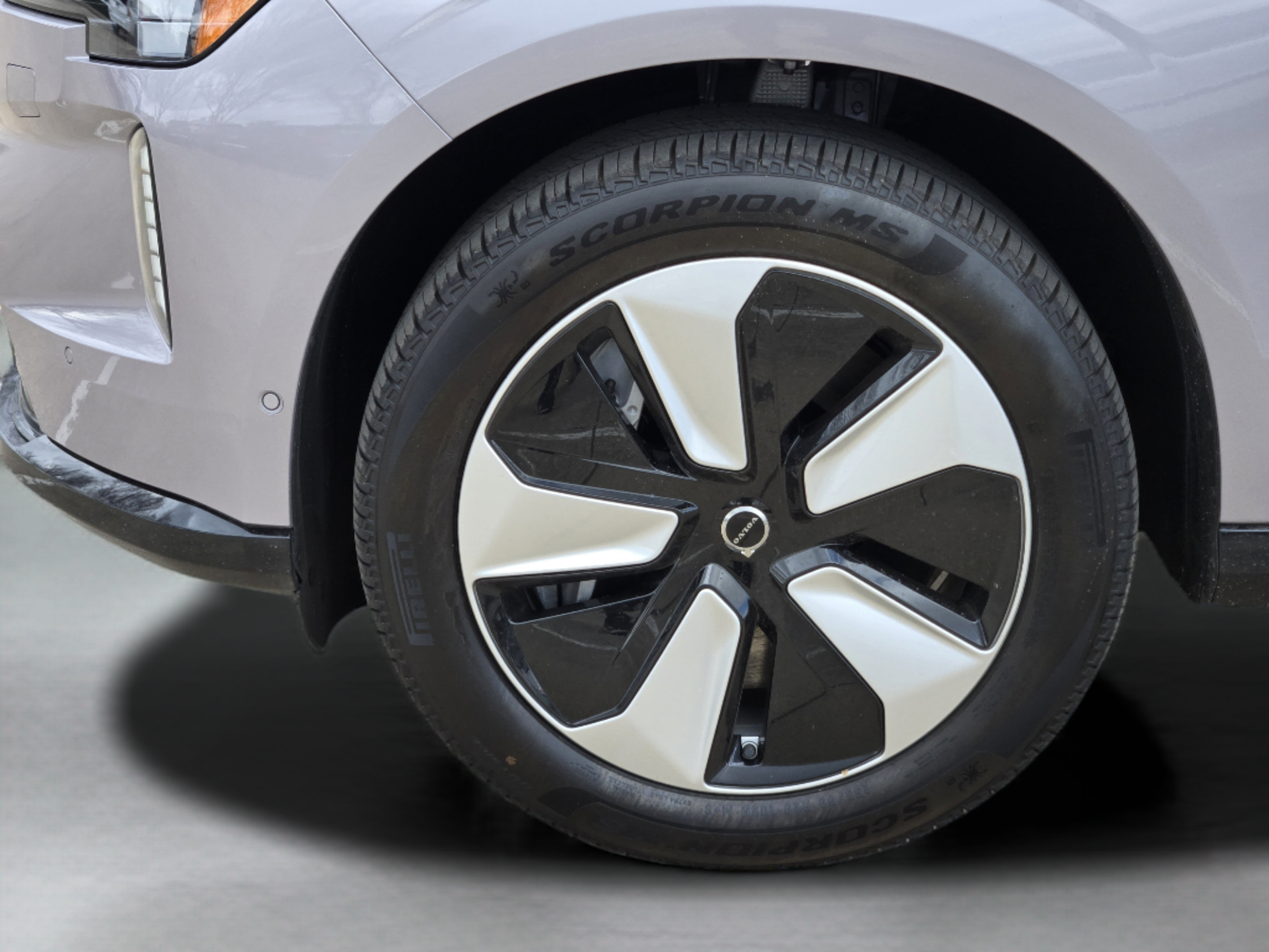 New 2026 Volvo EX90 Plus RWD image 33
