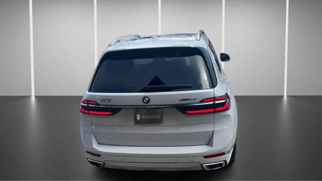 Used 2023 BMW X7 xDrive40i AWD/4WD image 9