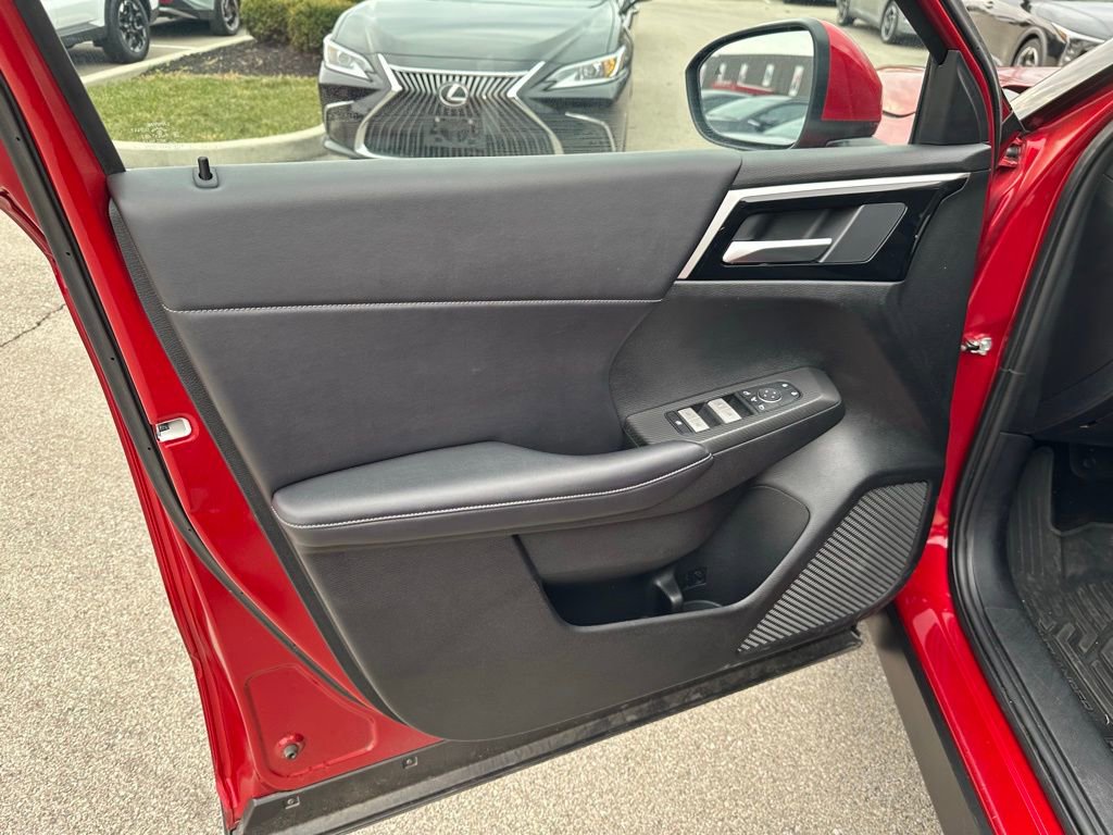 Used 2024 Mitsubishi Outlander SE image 10