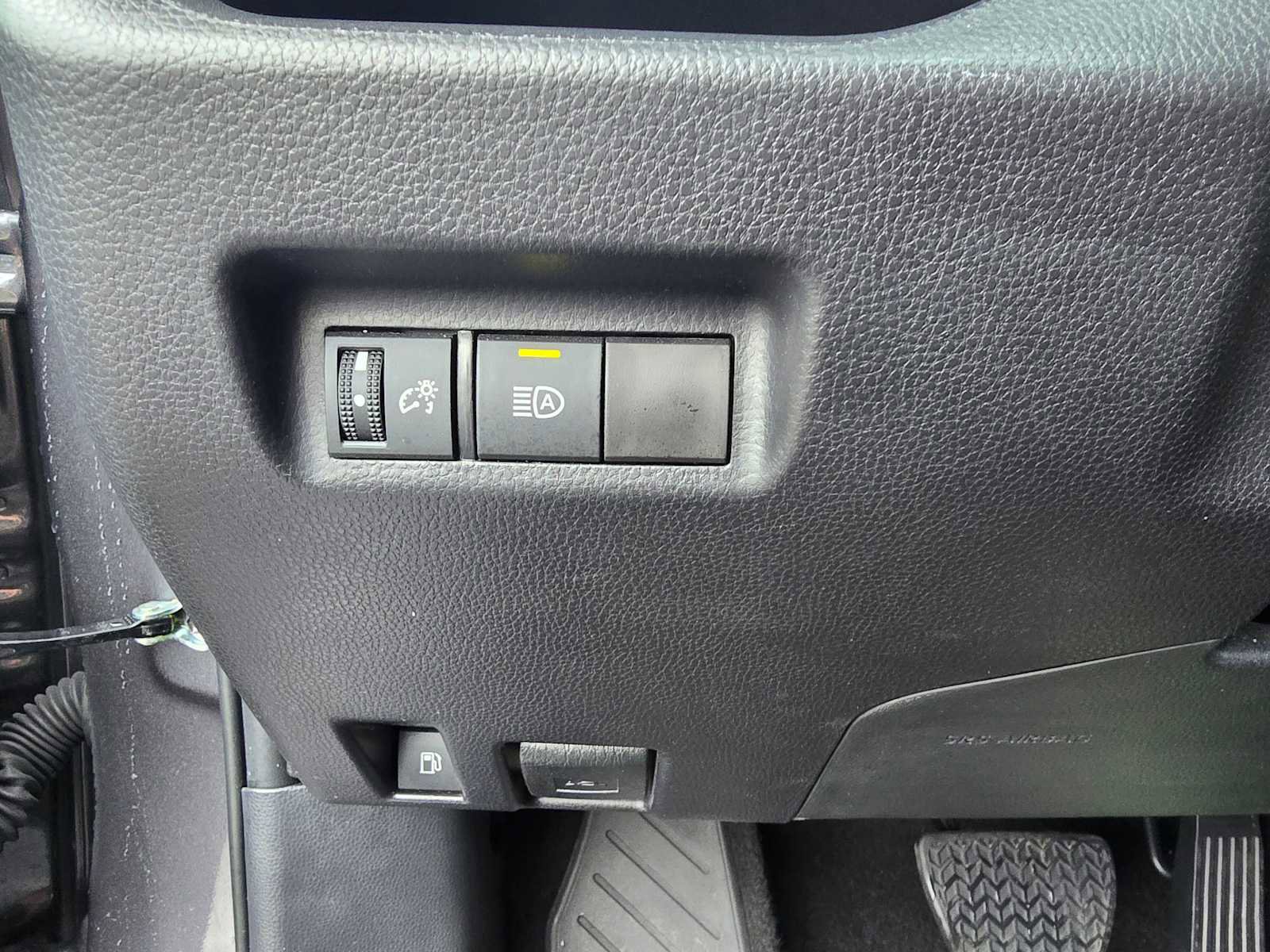 Used 2025 Toyota RAV4 XLE image 27