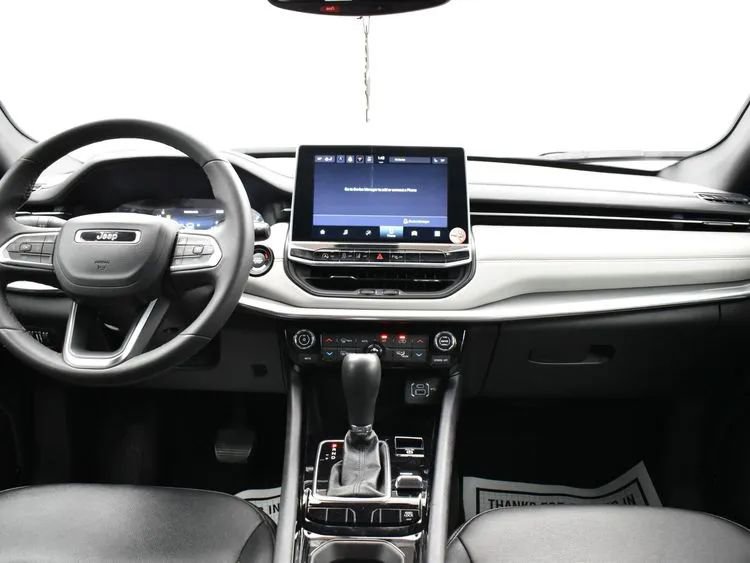 Used 2024 Jeep Compass Limited image 19