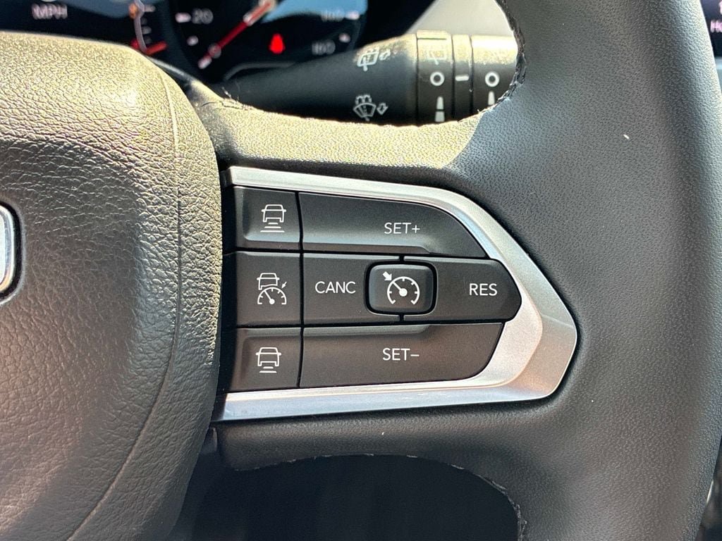 Used 2024 Jeep Compass Limited w/ Sun and Sound Group AWD/4WD image 26