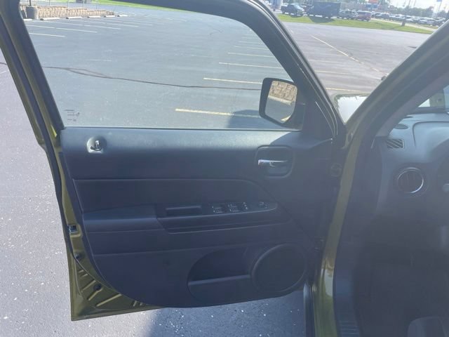 Used 2012 Jeep Patriot Latitude w/ Sun/Sound Group FWD image 20