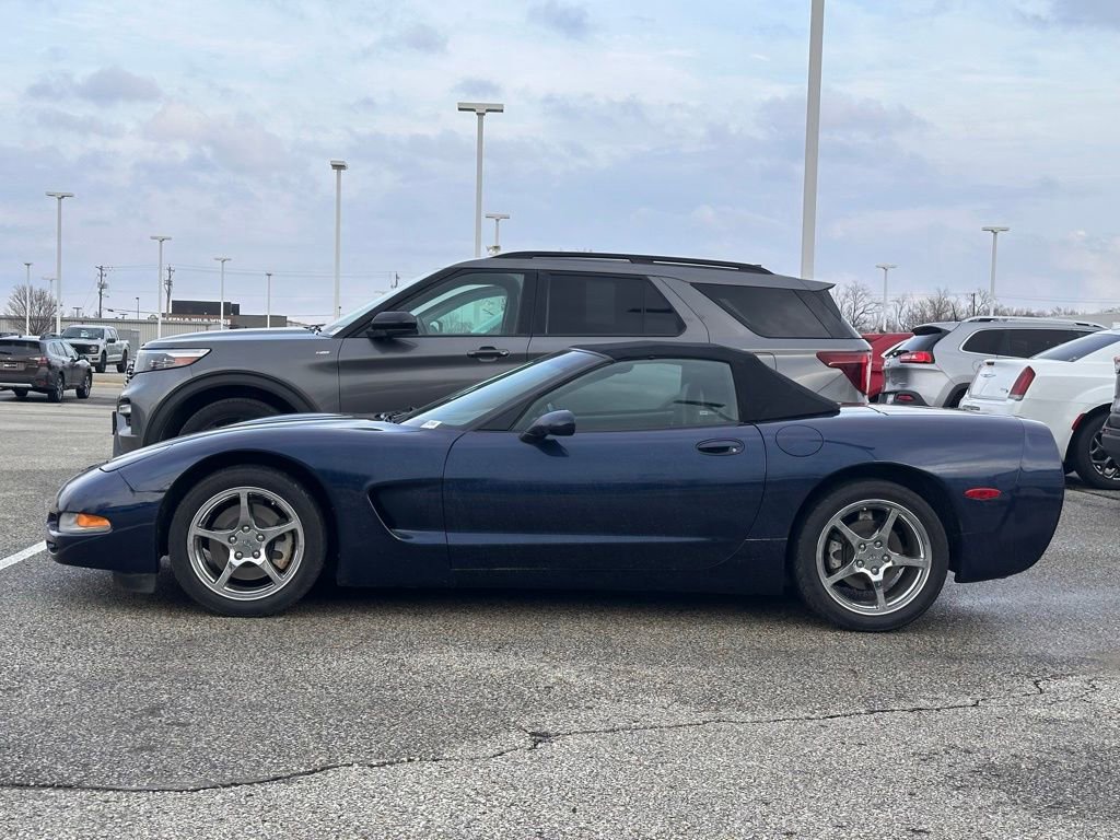 Used 2000 Chevrolet Corvette Convertible w/ Memory Pkg RWD image 2