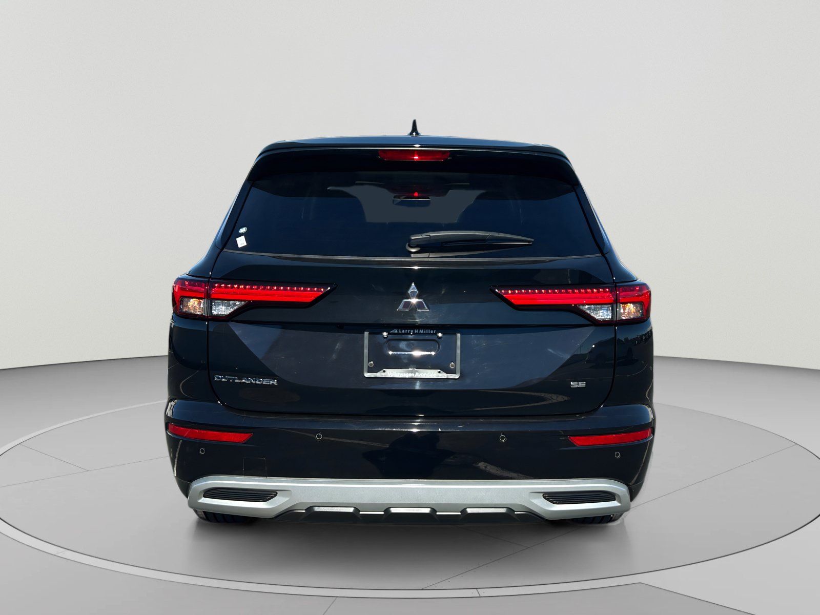 Used 2024 Mitsubishi Outlander SE FWD image 4