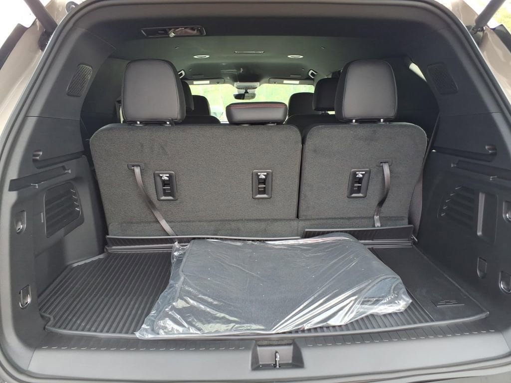 New 2026 Chevrolet Traverse Z71 w/ Enhanced Driving Package AWD/4WD image 10