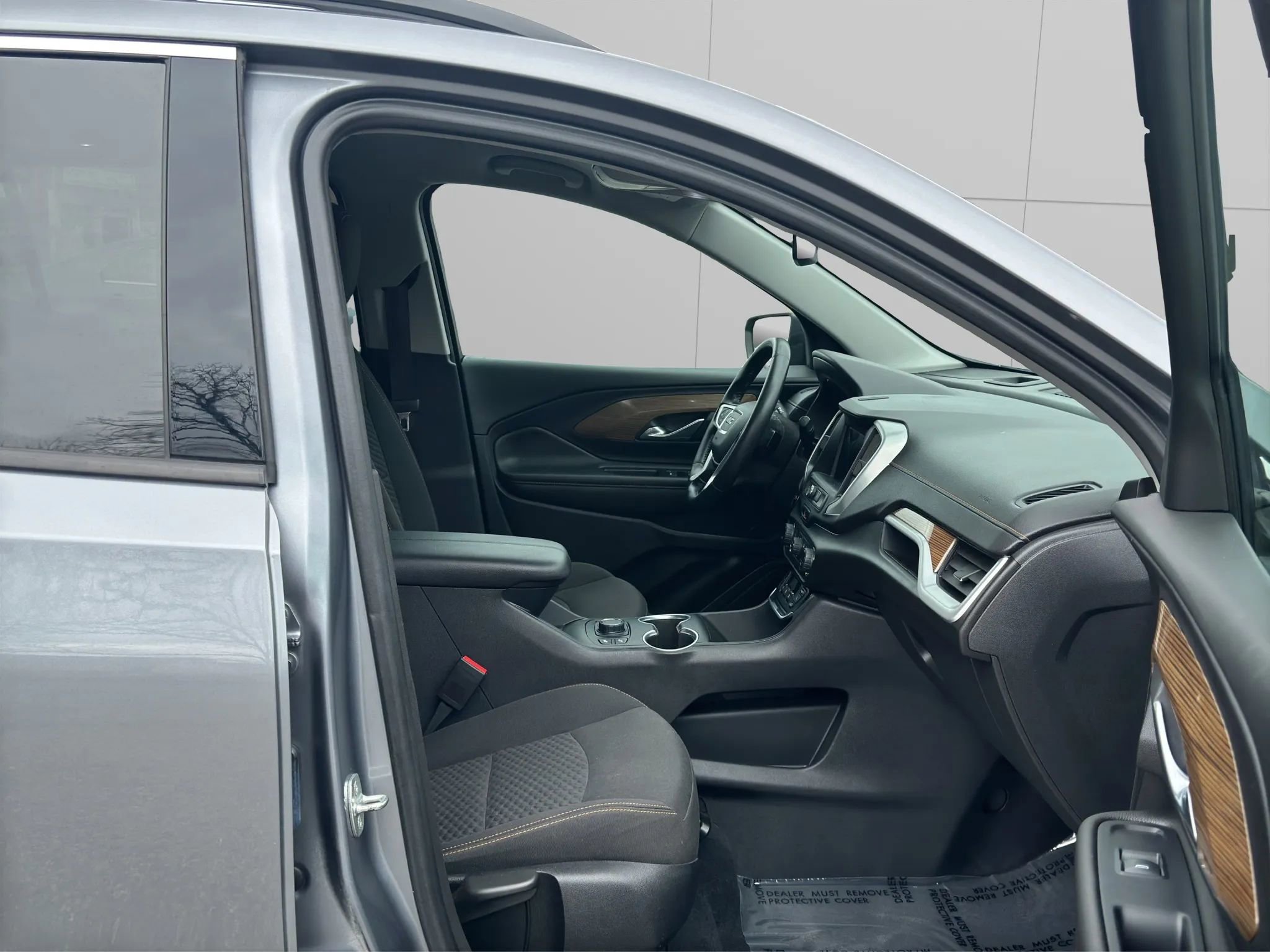 Used 2020 GMC Terrain SLE w/ Driver Convenience Package AWD/4WD image 13