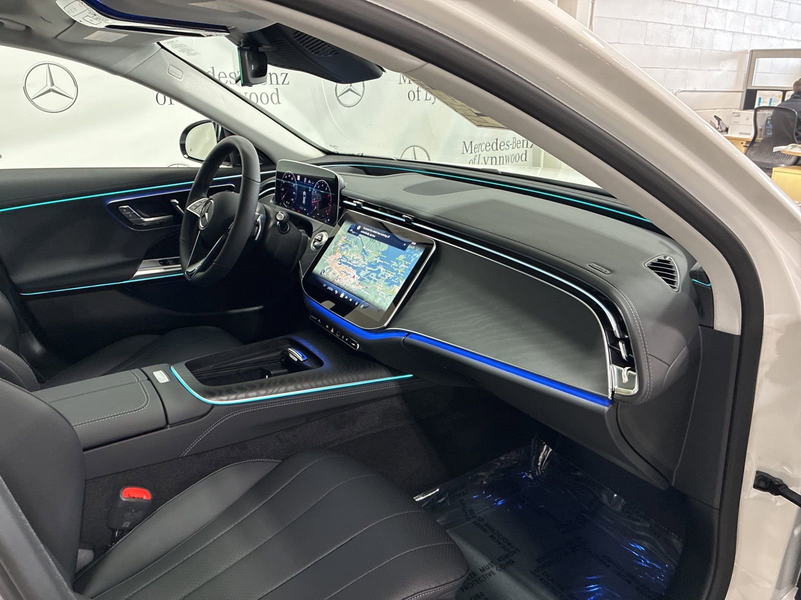 New 2026 Mercedes-Benz E 450 4MATIC All-Terrain Wagon image 16