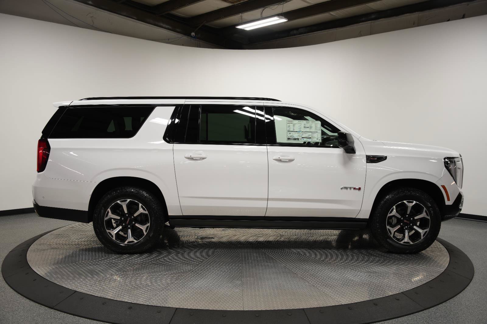 New 2026 GMC Yukon XL AT4 w/ AT4 Premium Plus Package AWD/4WD image 9
