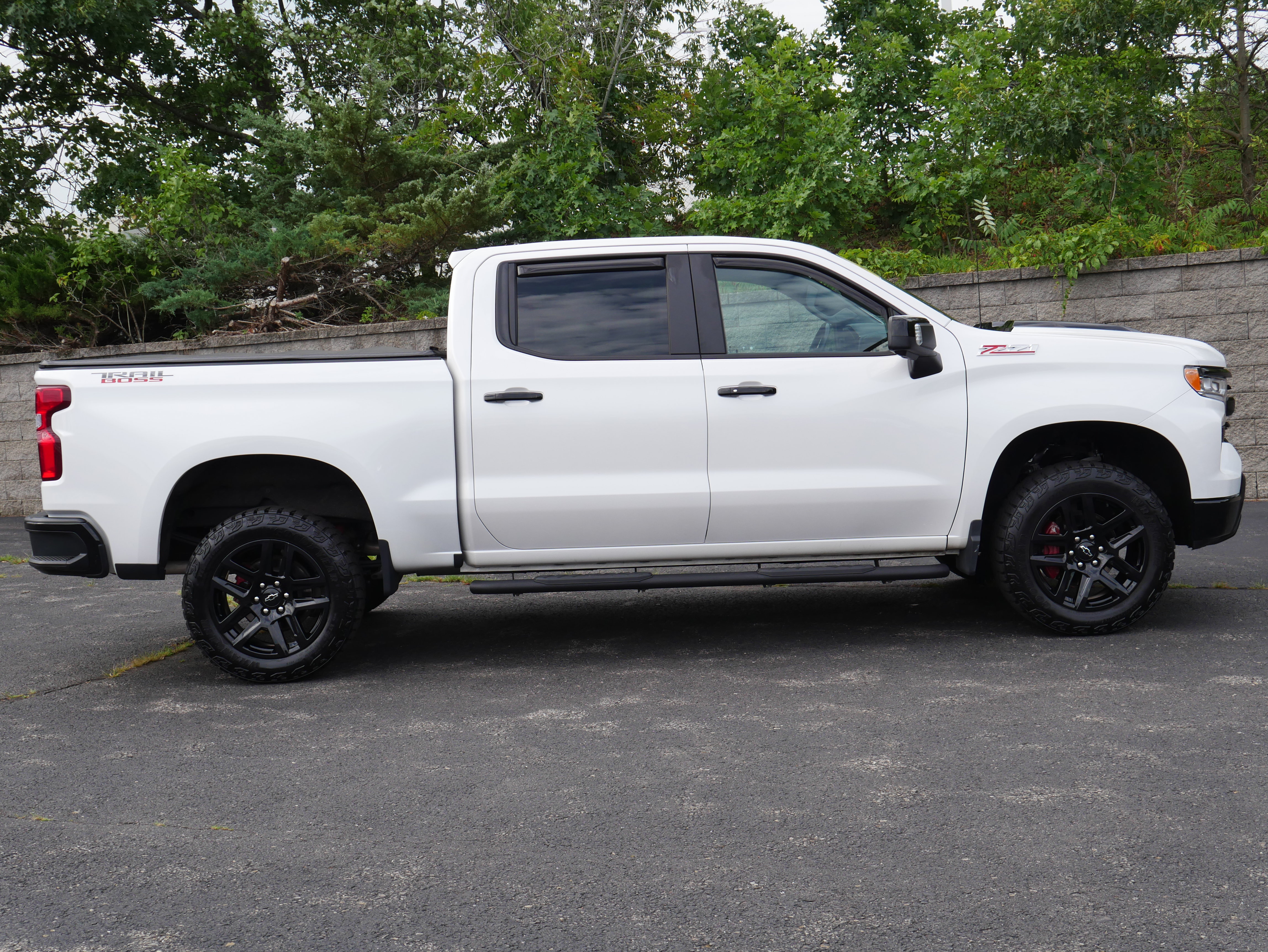 Certified 2022 Chevrolet Silverado 1500 LT Trail Boss w/ LT Trail Boss Premium Package AWD/4WD image 9